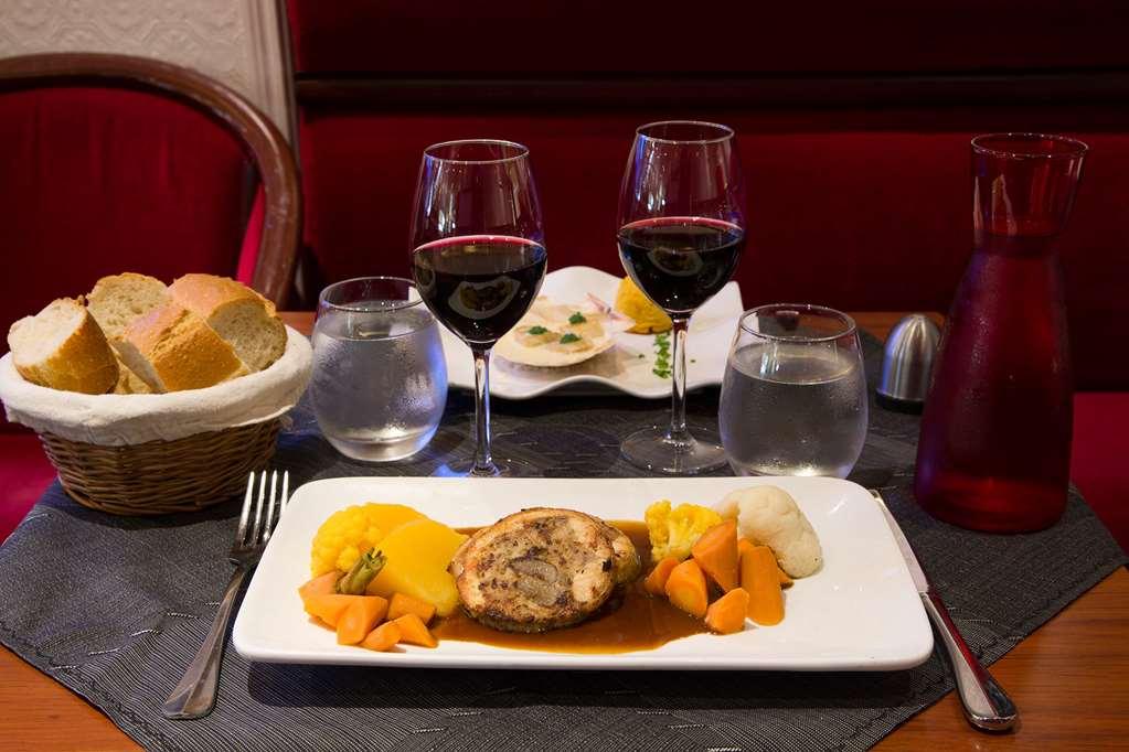 Brit Hotel Le Lion D'Or Chinon Restaurant bilde