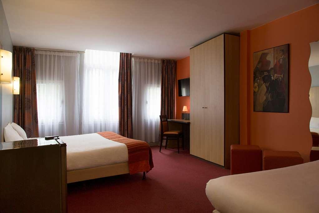 Brit Hotel Le Lion D'Or Chinon Rom bilde
