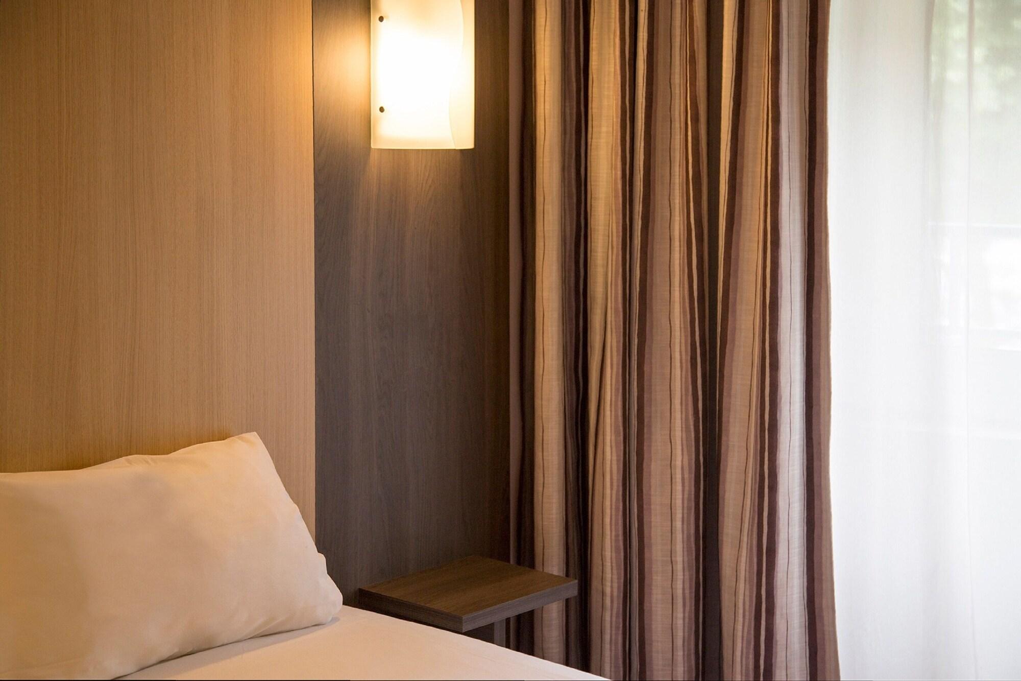 Brit Hotel Le Lion D'Or Chinon Eksteriør bilde