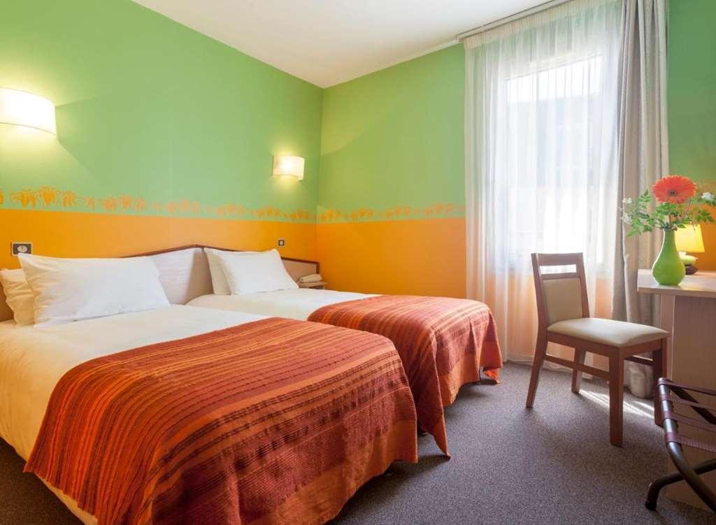 Brit Hotel Le Lion D'Or Chinon Rom bilde